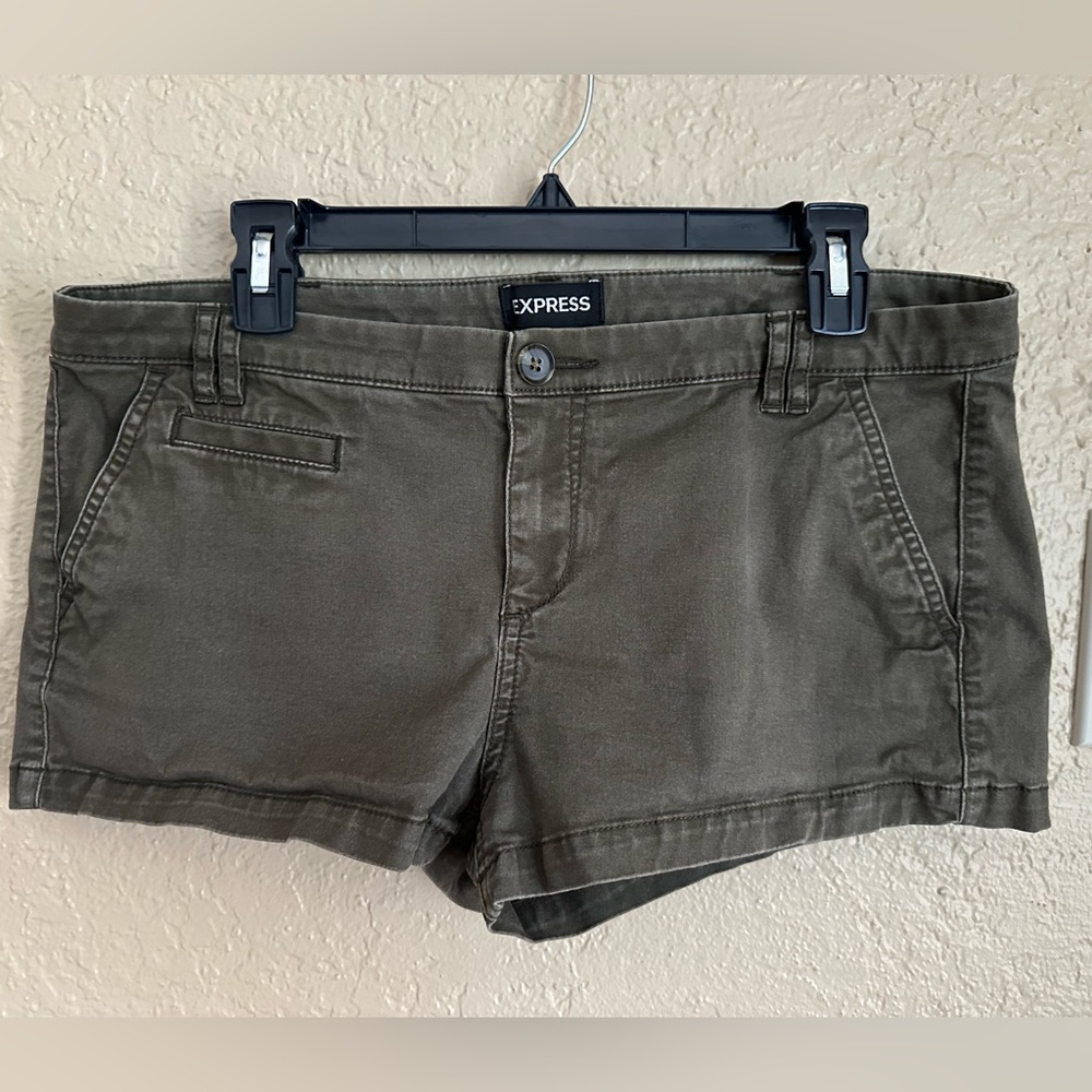 Express Shorts Olive Green